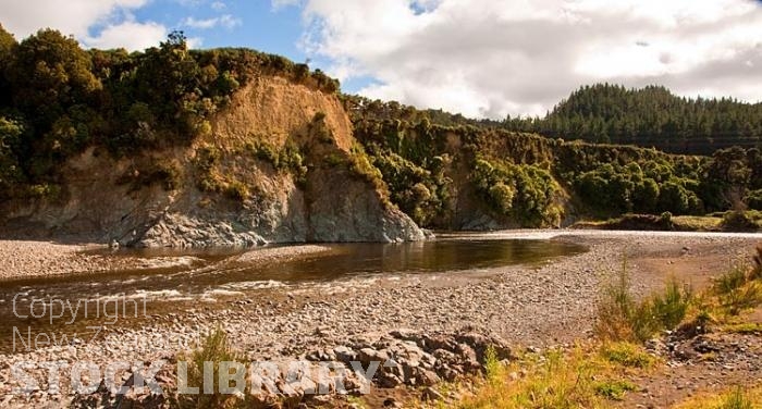 Upper Hutt;Hutt Valley;native forest;Tararua Ranges;agriculture;tramping tracks;green fields;Station;Rail line;New Zealand photography;church;industrial building;Hutt River;Upper Hutt