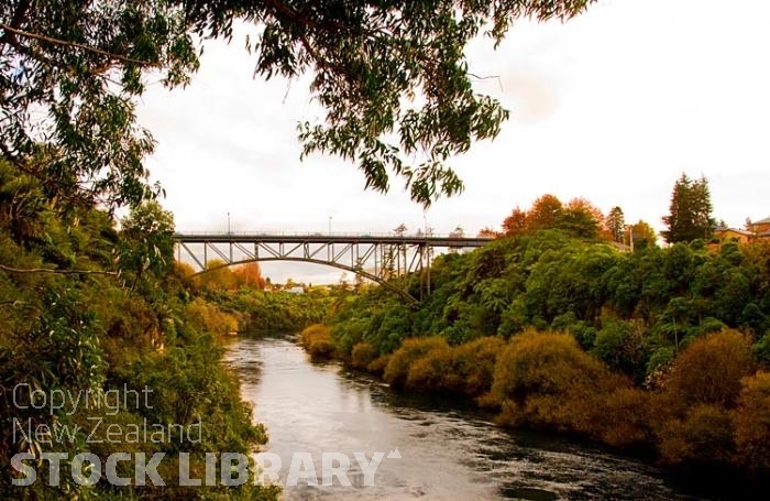 Cambridge;War Memorial Tower;War Memorial clock Tower;Neo Classical building;Neo Classical buildings;District Council Building;cafes;bridge;church;Waikato River;Horses;horse racing