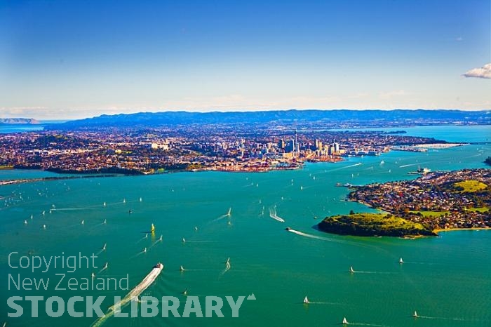 Aerial;Auckland Central;Harbourfishing;boating;speed boating;Beach;sandy beach;homes;swimming;Auckland Harbour;Harbour Bridge;Sky Tower;Herne Bay;freemans Bay;Waitemate Harbour;Devonport;North Head;Birkenhead;ships;Ponsonby;Parnell;New Zealand photography