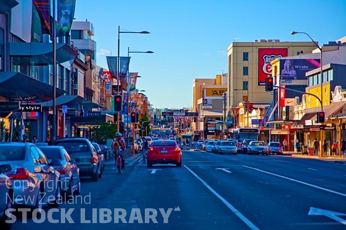 Auckland Central;Newmarket Main St;traffic;cyclist;traffic lights;busy street;street