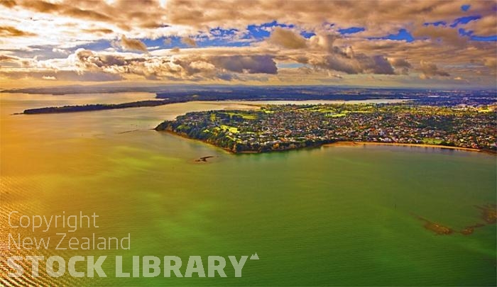 Auckland East;Auckland;St Helliers;Musick Point;Tamaki Strait;crowds;sunbathers;Yachting;kayaking;Harbourfishing;fishing;boating;speed boating;blue sky;blue sea;Beach;sandy beach;homes;swimming;New Zealand photography