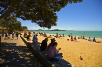 Auckland_East;St_Helliers;Auckland;Tamaki_Strait;crowds;sunbathers;Yachting;kaya