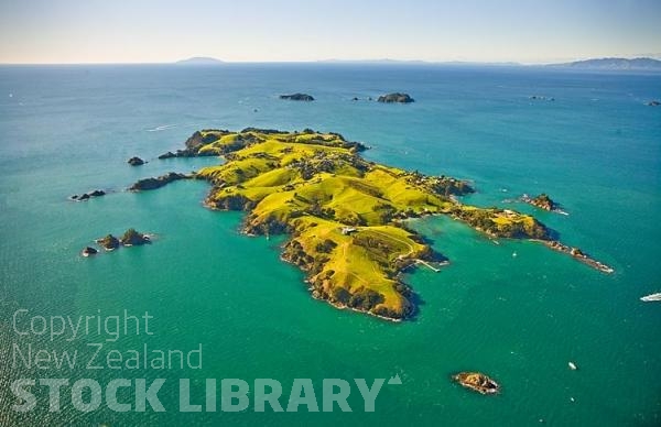 Aerial;Rakino Island;vineyards;Ferry;ferries;Tamaki Strait;Yachting;kayaking;Harbourfishing;fishing;boating;speed boating;blue sky;blue sea;Beach;sandy beach;homes;bach;bachs;swimming;bush;native forest;tramping tracks;New Zealand photography