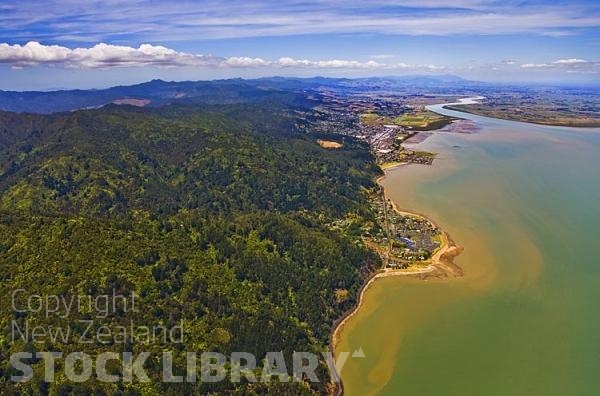 Aerial;Thames;Coromandel;sandy beaches;bachs;holiday homes;blue sky;blue sea;bush;native forrest;River;boating;bluffs;cliffs;Thames North;Waihou River