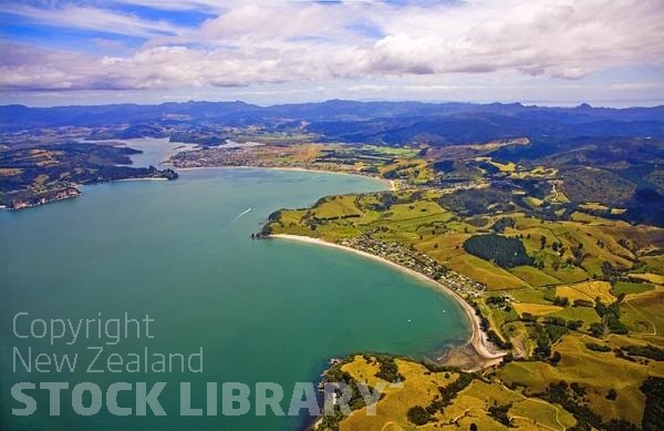 Aerial;Whitianga;Mercury Bay;Coromandel;sandy beaches;bachs;holiday homes;blue sky;blue sea;bush;native forrest;River;boating;bluffs;cliffs;islands;river estury;esturyboating;boats;yachts;speed boats;Waiwawa River;Whitianga harbour;harbour