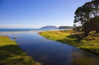 Waihou;Bay;church;bluffs;cliffs;rocky_shorelines;sea_fishing;Marai;Maori_carving