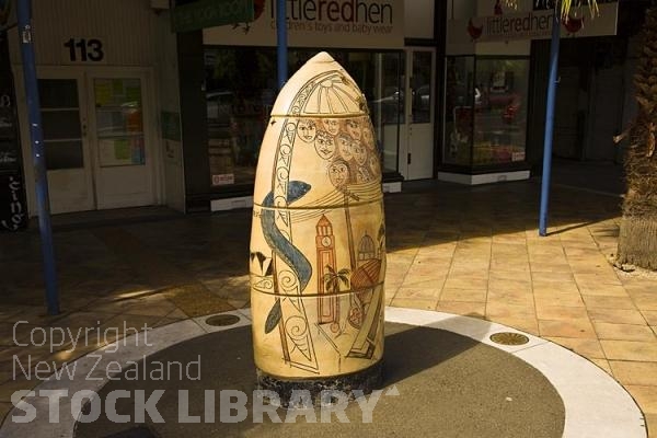 Gisborne;Turanganui River;industrial buildings;suburburban;Hospital;bridge;Gardens;harbour;docks;Young Nick's Head;blue sky;blue sea;bluffs;cliffs;Airport;palms;palm trees;Street Art