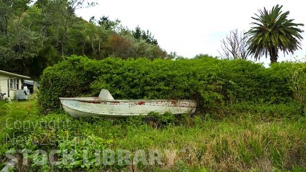 Tokomaru Bay;Eastland;bush;native forrest;golden sands;bluffs;cliffs;wharf;church;Boat;Hedge