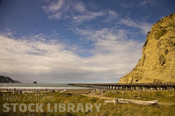 Tolaga Bay;Eastland;bush;native forrest;golden sands;bluffs;Uawa River;cliffs;wharf;sandy beaches;sand dunes;wharf