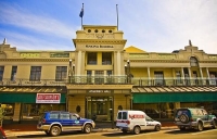 Hastings;Hawkes_Bay;suburburban;Gardens;palms;palm_trees;Art_Deco;lamp_posts;scu