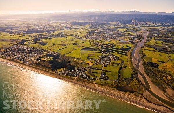 Aerial;Otaki;Otaki Beach;Kapiti Coast;sandy beaches;golden sand;horticulture;agriculture;market gardens;Tararua Ranges;Kapiti Island;Cook Strait;native forest;Blue sky;blue sea;tramping tracks;Fishing;boating;New Zealand photography