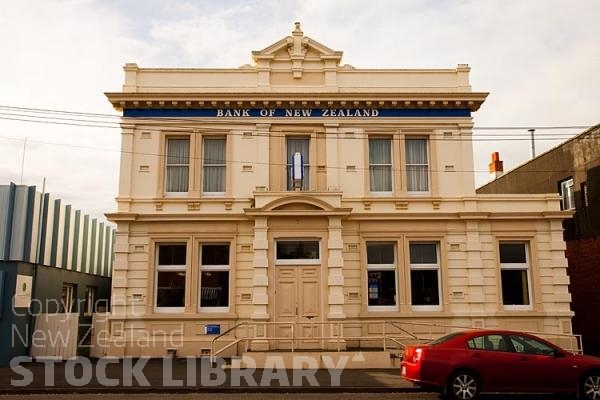 Marton;Manawatu;agriculture;agricultural centre;Captain Cook Statue;Captain Cook;Bank of New Zealand