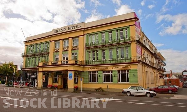 Whanganui;Regional Centre;Whanganui River Mouth;Kowhai Park;Aromoana Lookout;Ward Observatory;agricultural centre;agriculture;Fishing;Castlecliff Beach;angling;tramping tracks;green fields;airport;New Zealand photography;Grand Hotel