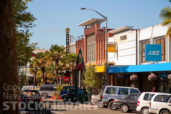 Whanganui;Regional Centre;Whanganui River Mouth;Kowhai Park;Aromoana Lookout;Ward Observatory;agricultural centre;agriculture;Fishing;Castlecliff Beach;angling;tramping tracks;green fields;airport;New Zealand photography;Leafy Streets;Victoria Avenue;Art Deco