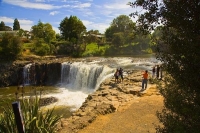 Haruru_Falls;Northland;Waitangi_River;waterfall;tourists;photography