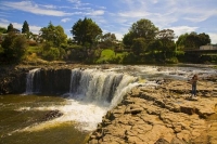 Haruru_Falls;Northland;Waitangi_River;waterfall;tourists;kayak;child_tourist