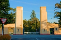 New_Plymouth;Taranaki;Pukekura_Park_Gates;Pukekura_Park;Gates;late_light;Pukekur