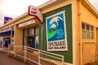 Opunake;Taranaki;churches;school;cafes;murals;sculptures;post_office;shops;Post_