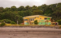 Opunaki;Taranaki;churches;school;cafes;murals;sculptures;post_office;shops;Surf_