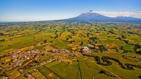 Aerial;Midhurst;Summit_Quinfoss_factory;Taranaki;Mount_Taranaki;Mount_Egmont;dai