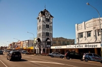 Stratford;Glockenspiel_Clock_Tower;Taranaki;Mount_Taranaki;Mount_Egmont;dairy;da