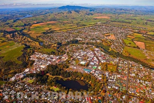 Aerial;Cambridge;Leamington;Waikato River;suburburban;bridge;green fields;sub division;sub division developement