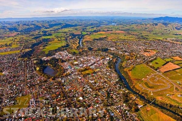 Aerial;Cambridge;Leamington;Waikato River;suburburban;bridge;green fields;sub division;sub division developement