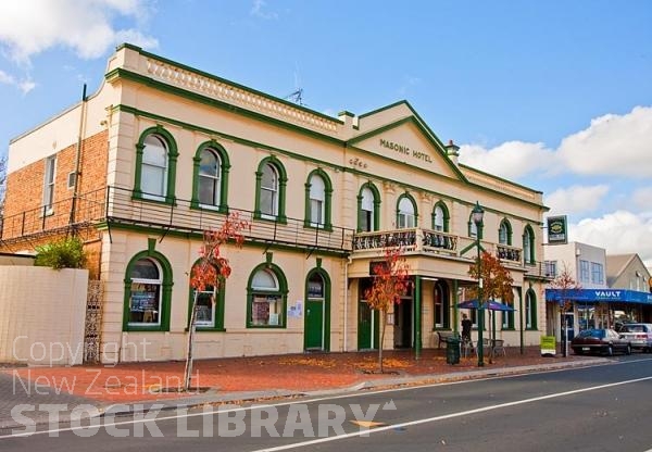 Cambridge;War Memorial Tower;War Memorial clock Tower;Neo Classical building;Neo Classical buildings;District Council Building;cafes;bridge;church;Waikato River;Horses;horse racing;Famous horses;mozaic horses;foot path mozaics;foot path mozaic horse heads;Masonic Hotel