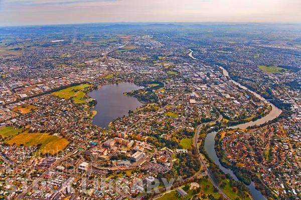 Aerial;Hamilton;Waikato River;industrial buildings;suburburban;Lake Rotoroa;waikato Hospital;Hamilton Hospital