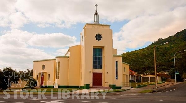 Te Aroha;Waikato;agricultural;Mount Te Aroha;Edwardian Domain;Edwardian Domain;Cadman Bath House;Te Aroha Mineral Spas;Mokena Geyser;Soda Water Geyser;Waihou River;River;Coulter Bridge;Catholic Church;Church