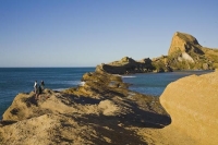 Takaka_and_River;Castle_Point;Wairarapa;Blue_sea;blue_sky;cumulus_clouds;rocky_s