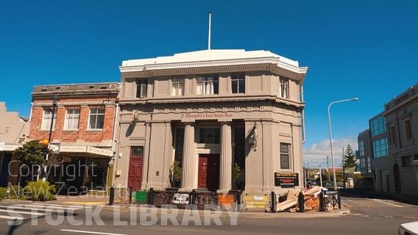 Petone;Hutt Valley;Ubiquitous Irish Pub;rish Pub;neo-classical buildings;New Zealand photography