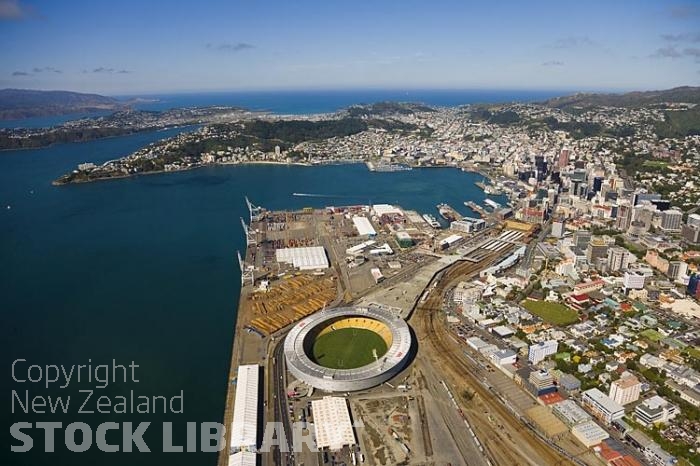 Aerial-Wellington-Wharf-containers-cranes-sheds-storage sheds-caketin