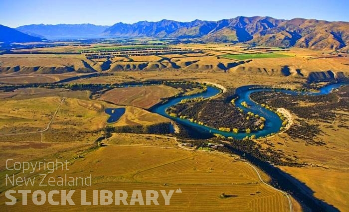 Aerial;Wanaka;Otago;lake Wanaka;Clutha River;Hawea River;Iron Mountain;airport;Cardrona;Luggate;Lake Hawea;horseshoe bend;horse shoe bend