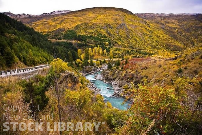 Kawarau River;Kawarau Gorge;Otago;bungy bridge;bluffs;cliffs;Bungy jumping;vineyards;Roaring Meg;hydro electricity;hydro generated electricity;autumn colour;fall colors