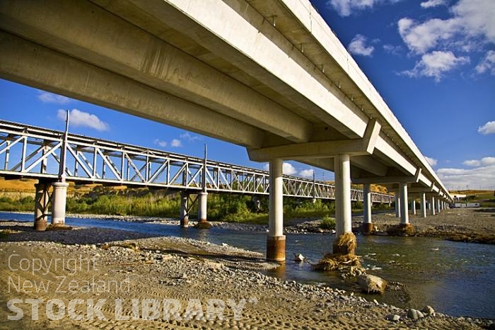 Awatere Valley;Marlborough;bush;native forrest;irrigation;green fields;green paddocks;bluffs;cliffs;vineyards;Awatere River Bridges;New Road Bridge;old road;Rail Bridge;Awatere River;Bridges;New Road;Bridge;old road;Rail Bridge