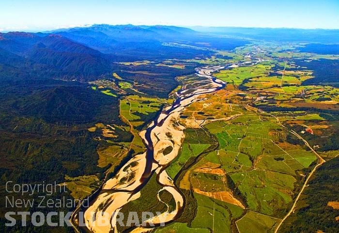 Greymouth;West Coast;State Highway 6;mountains;valleys;Grey river;Tasman Sea;Grey Valley;Reefton;Blackball