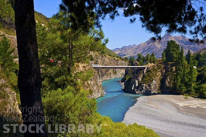 Hanmer Springs;green fields;paddocks;brown hills;hills;mountains;blue sky;Hanmer Range;Amuri Range;Hanmer Plain;Waiau River;Hanmer River;bush;native forrest;Hanmer;Bungy Bridge;Hanmer;Bungy;Bridge