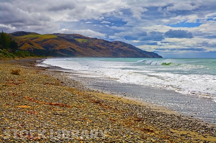 Hurunui;Gore Bay;Alpine Pacific Triangle;coast road;tunnels;road tunnels;rail tunnels;Hurunui River;beach;bush;native forest;tramping tracks;rocky shorelines;Cathedrals;pinnacles;pebble beaches