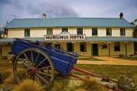 Hurunui_Hotel;Hurunui;Gore_Bay;Alpine_Pacific_Triangle;cart;horse_drawn_cart;hor