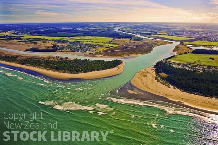 North Canterbury;Canterbury;mountains;hills;Canterbury Plain;coastline;golden sands;green fields;paddocks;green paddocks;rivers;Ashley river;Waimakariri river;Pacific ocean;vineyards;dairy farming;sheep;Waimakariri River Mouth;Waimakariri;River;Mouth