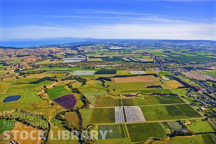 North Canterbury;Canterbury;mountains;hills;Canterbury Plain;coastline;golden sands;green fields;paddocks;green paddocks;rivers;Ashley river;Pacific ocean;vineyards;dairy farming;sheep farming;Amberley;Waipara