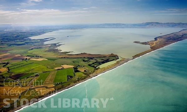 South Canterbury Coast;Canterbury;hills;Canterbury Plain;coastline;golden sands;green fields;paddocks;green paddocks;rivers;Pacific ocean;Kaitorete Spit