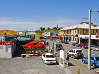 Kaikoura_town_Ctr;Kaikoura;Kaikoura_Peninsula;seaward_Kaikoura_Range;green_field