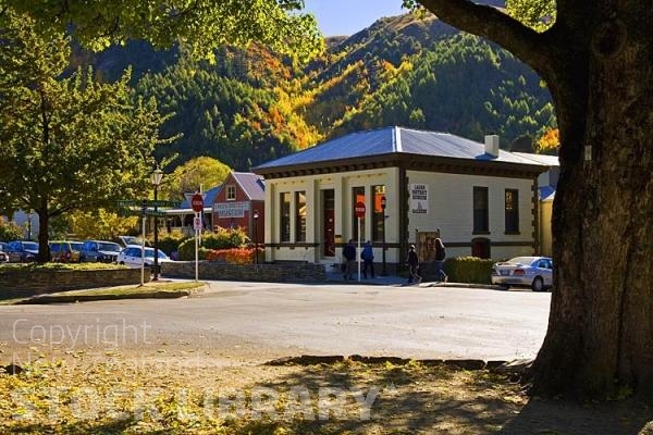 Arrowtown;Otago;Heritage Museum;churches;church;golf;golf courses;Arrow River