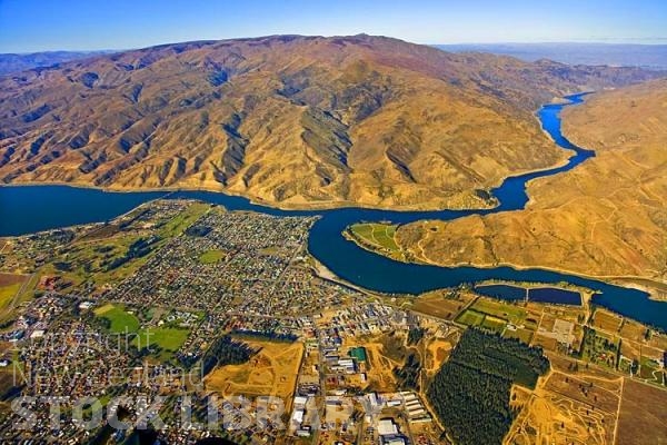 Aerial;Cromwell & Lake Dunstan;Otago;Heritage Museum;churches;church;Clutha river;fruit growing;Kawarau River