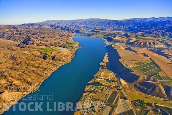 Aerial;Cromwell;Lake Dunstan;Otago;Heritage Museum;churches;church;Clutha river;fruit growing;Heritage area;vineyards