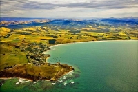 Moeraki;Otago;Yellow_Eyed_Penguins;Moeraki_Boulders;tourists;Moeraki_Point;Beach