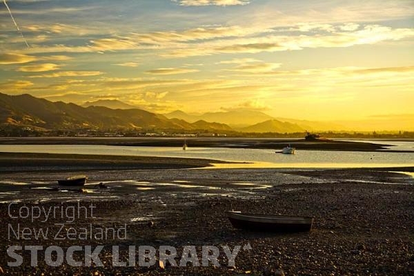 Nelson;Tasman Bay;Boulder Bank;sandy beaches;rocky shorelines;beach;beach front;boating;Richmond;Stoke;Monaco;tide out;pebble beach