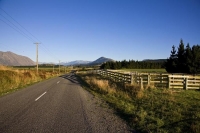 Rd_to_Lake_Coleridge_Village;Lake_Coleridge;North_Canterbury;mountains
